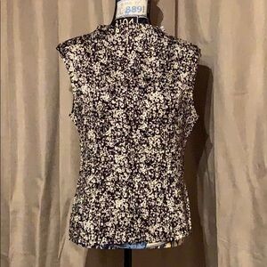 Casual Corner sleeveless 👚